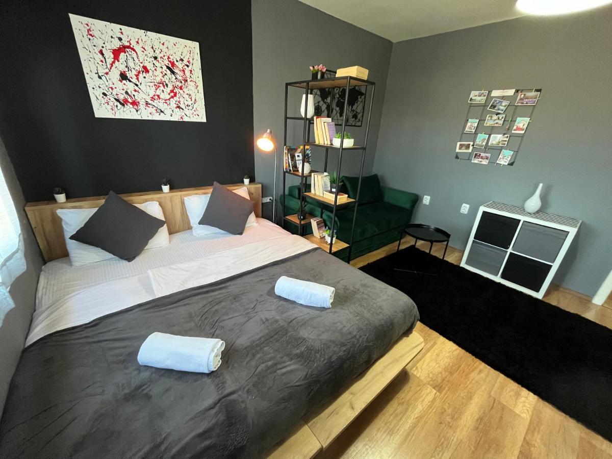 سكوبجي M - Square Private Rooms المظهر الخارجي الصورة