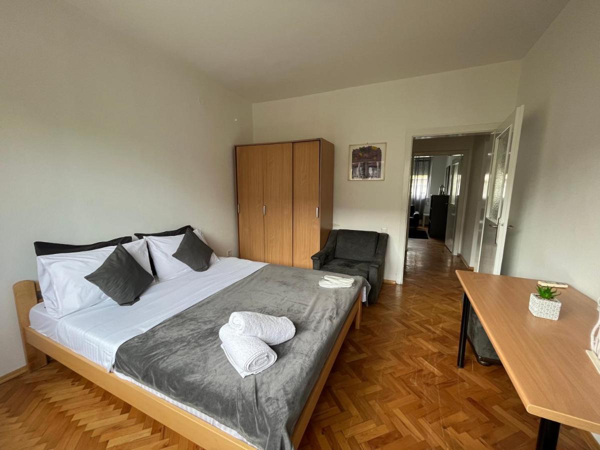 سكوبجي M - Square Private Rooms المظهر الخارجي الصورة