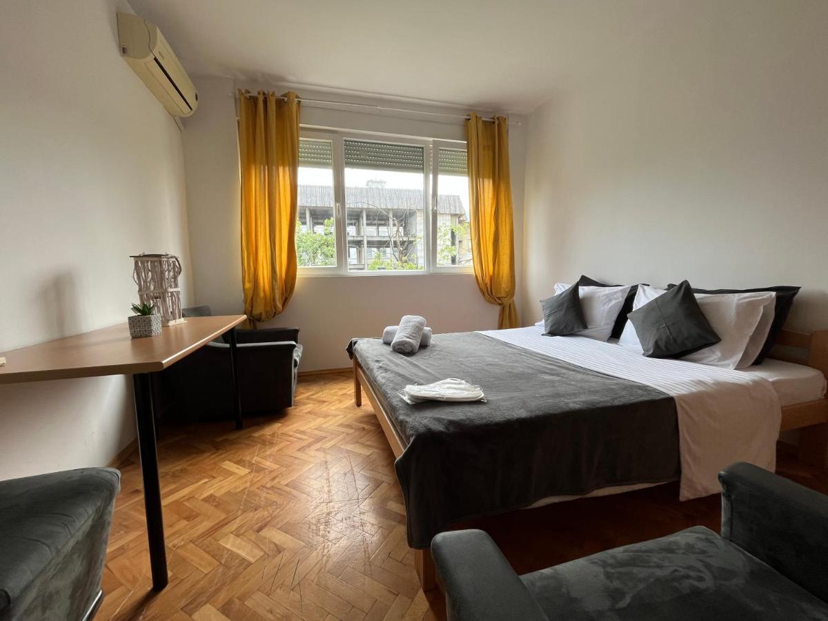 سكوبجي M - Square Private Rooms المظهر الخارجي الصورة